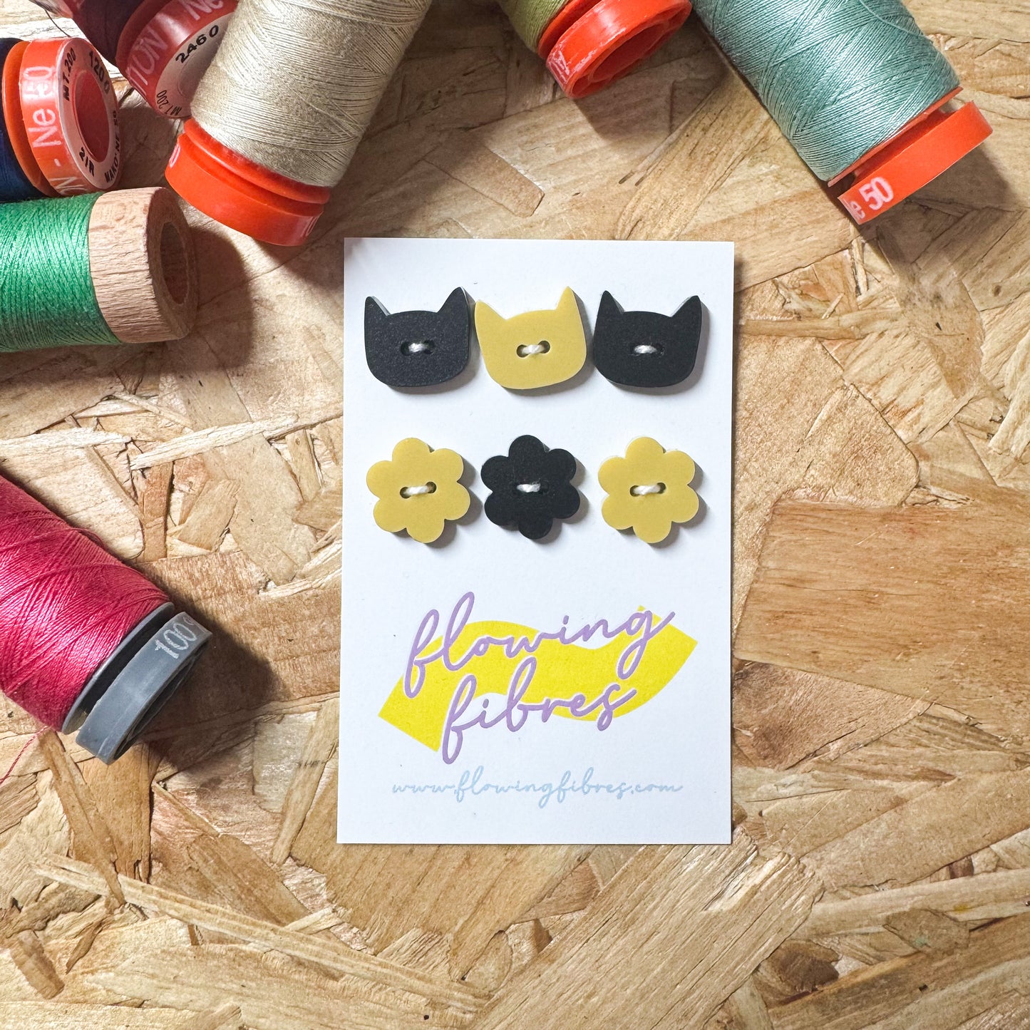 Black and Mustard Cat and Daisy Button Mix 15mm