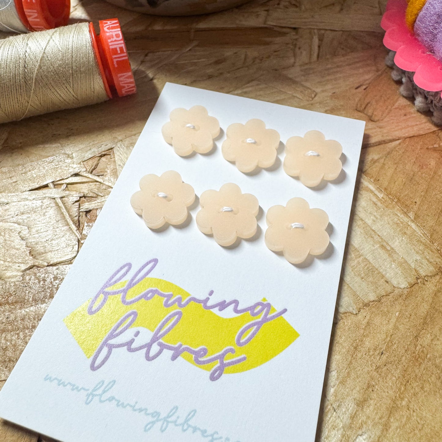 Peach Daisy Buttons - 15mm