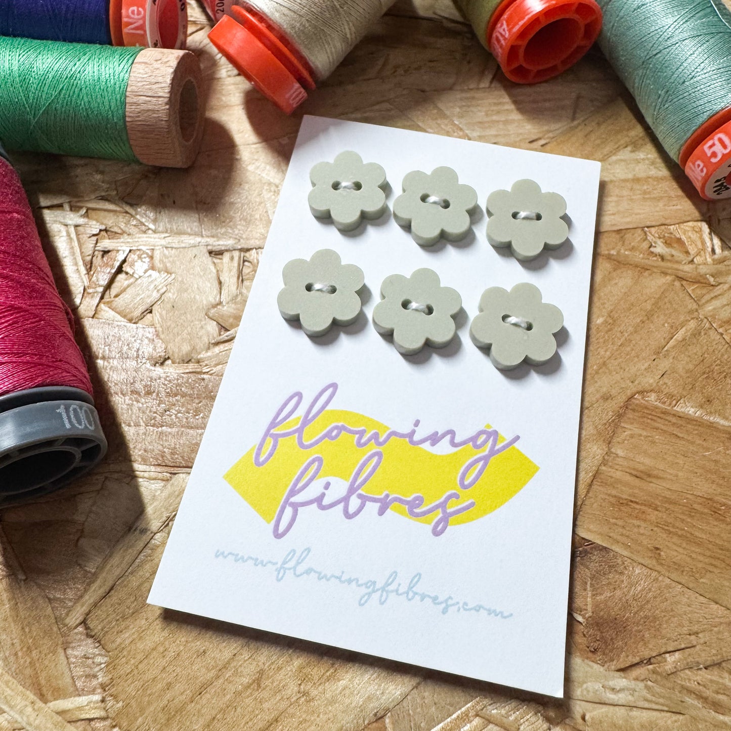 Sage Green Daisy Buttons - 15mm