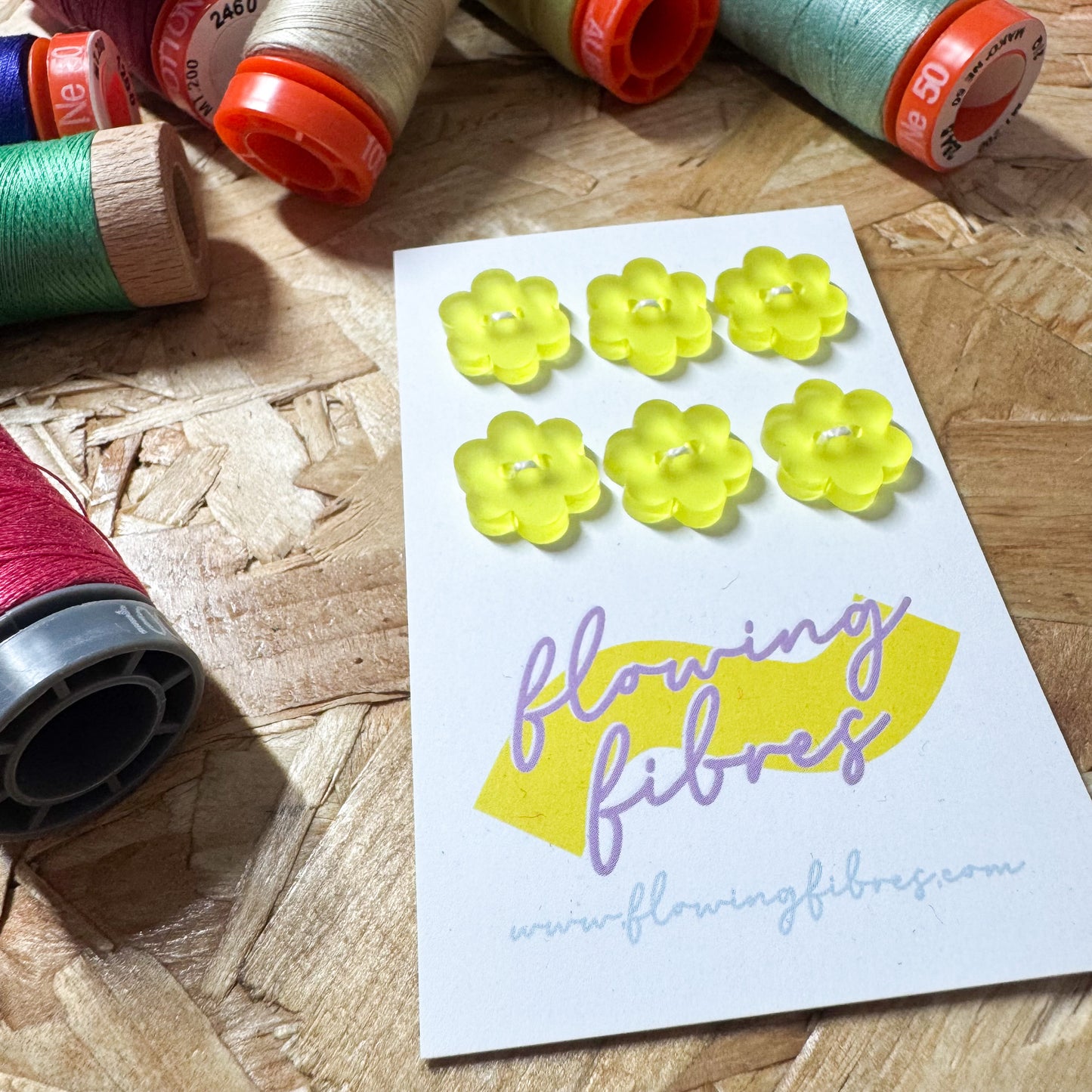 Pastel Yellow Daisy Buttons - 15mm
