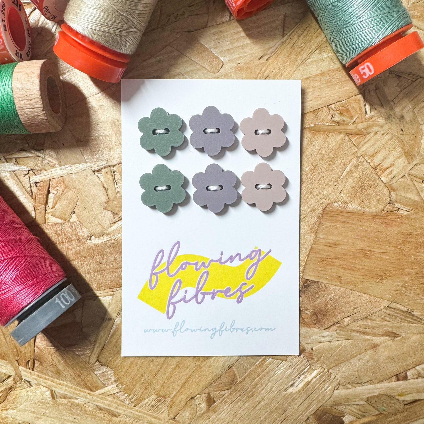 Green Lavender Pink Daisy Buttons - 15mm